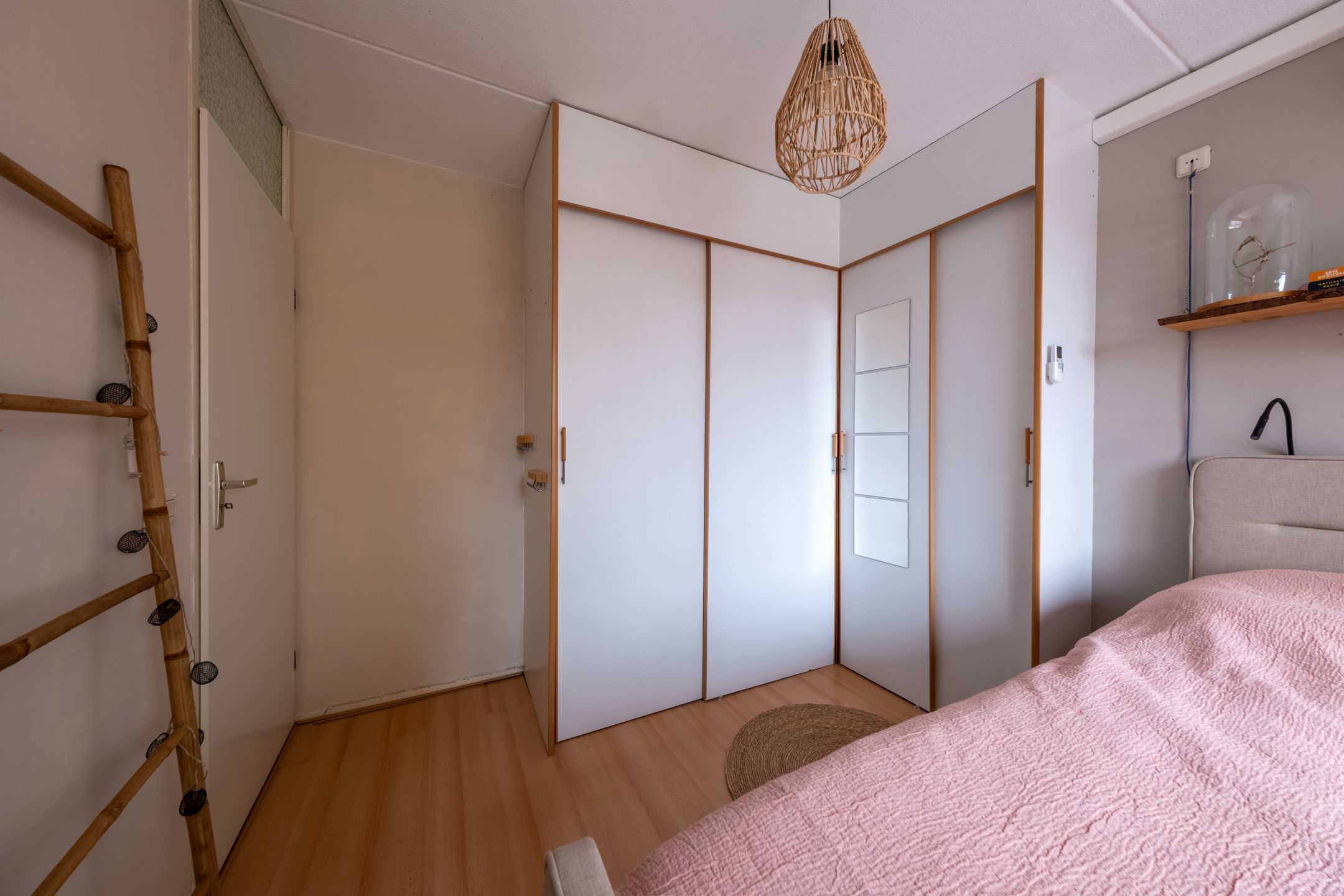 Photo 27 of Waterman 18