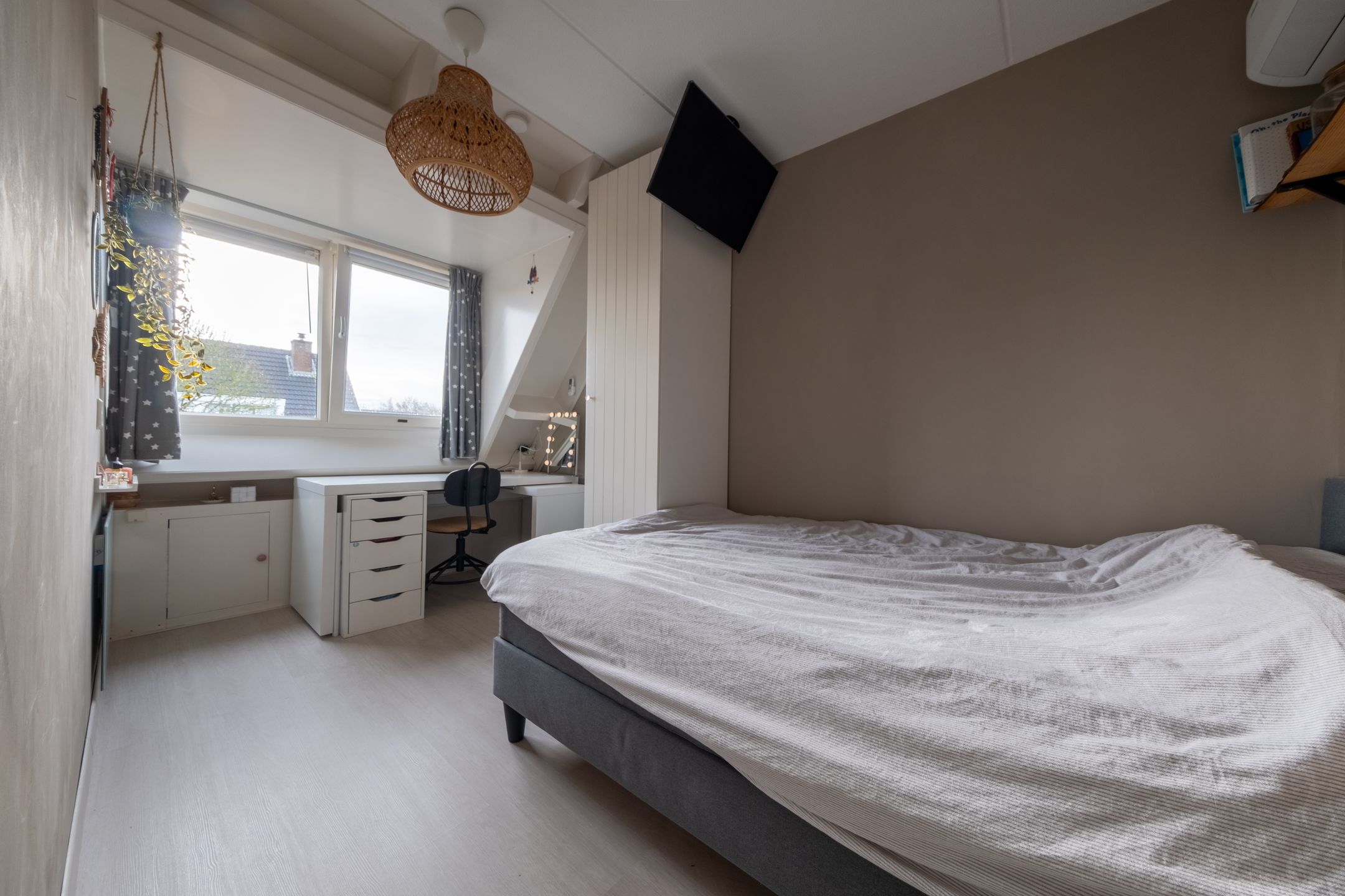 Photo 30 of Waterman 18