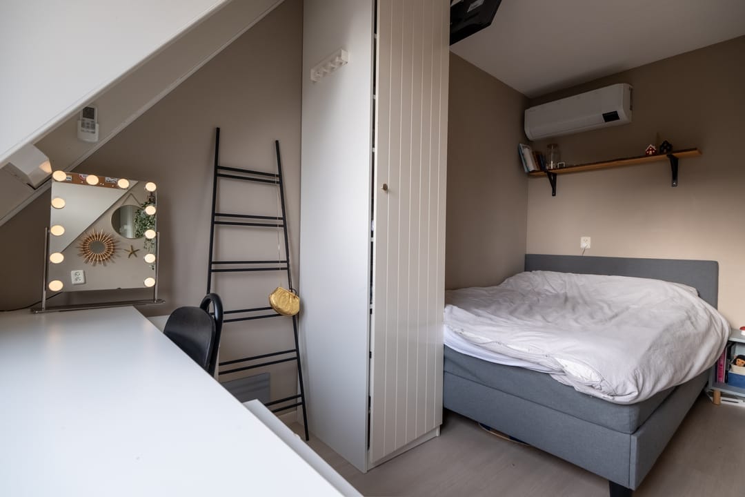 Photo 31 of Waterman 18