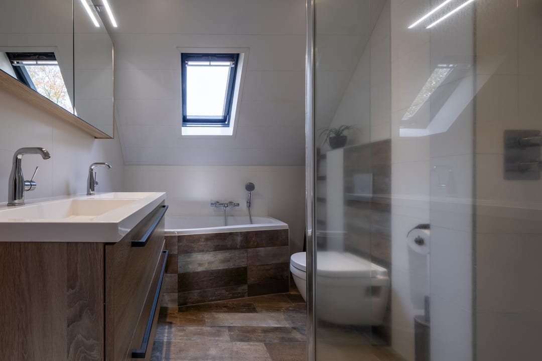 Photo 32 of Waterman 18