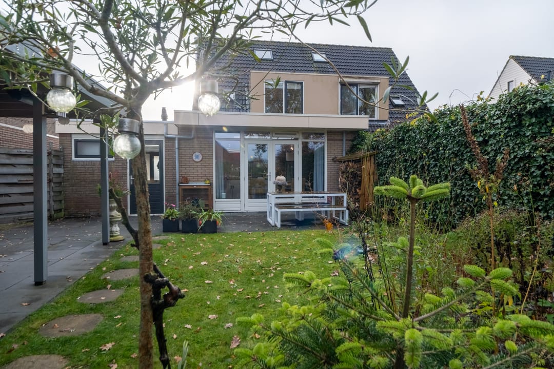 Photo 41 of Waterman 18