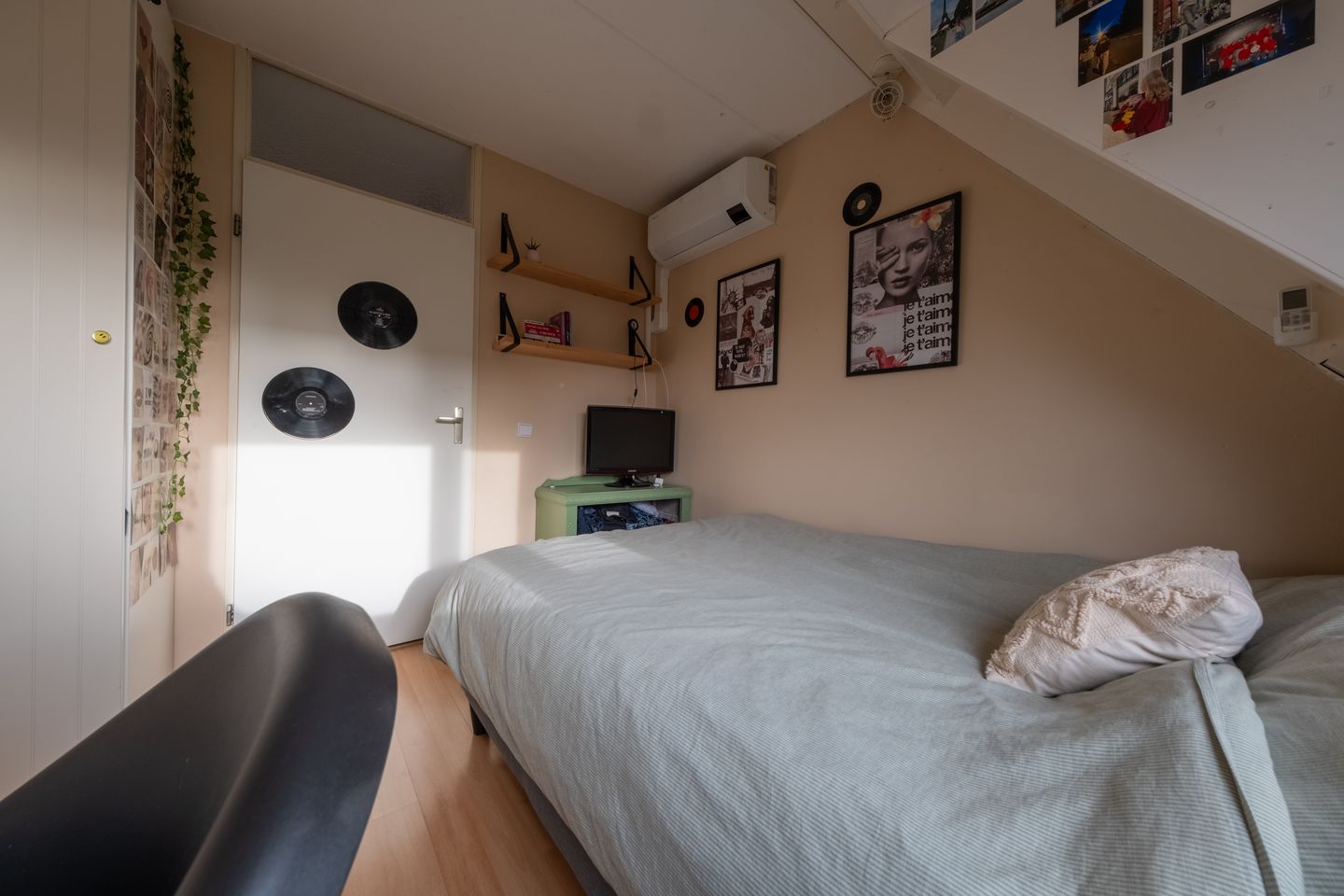 Photo 29 of Waterman 18