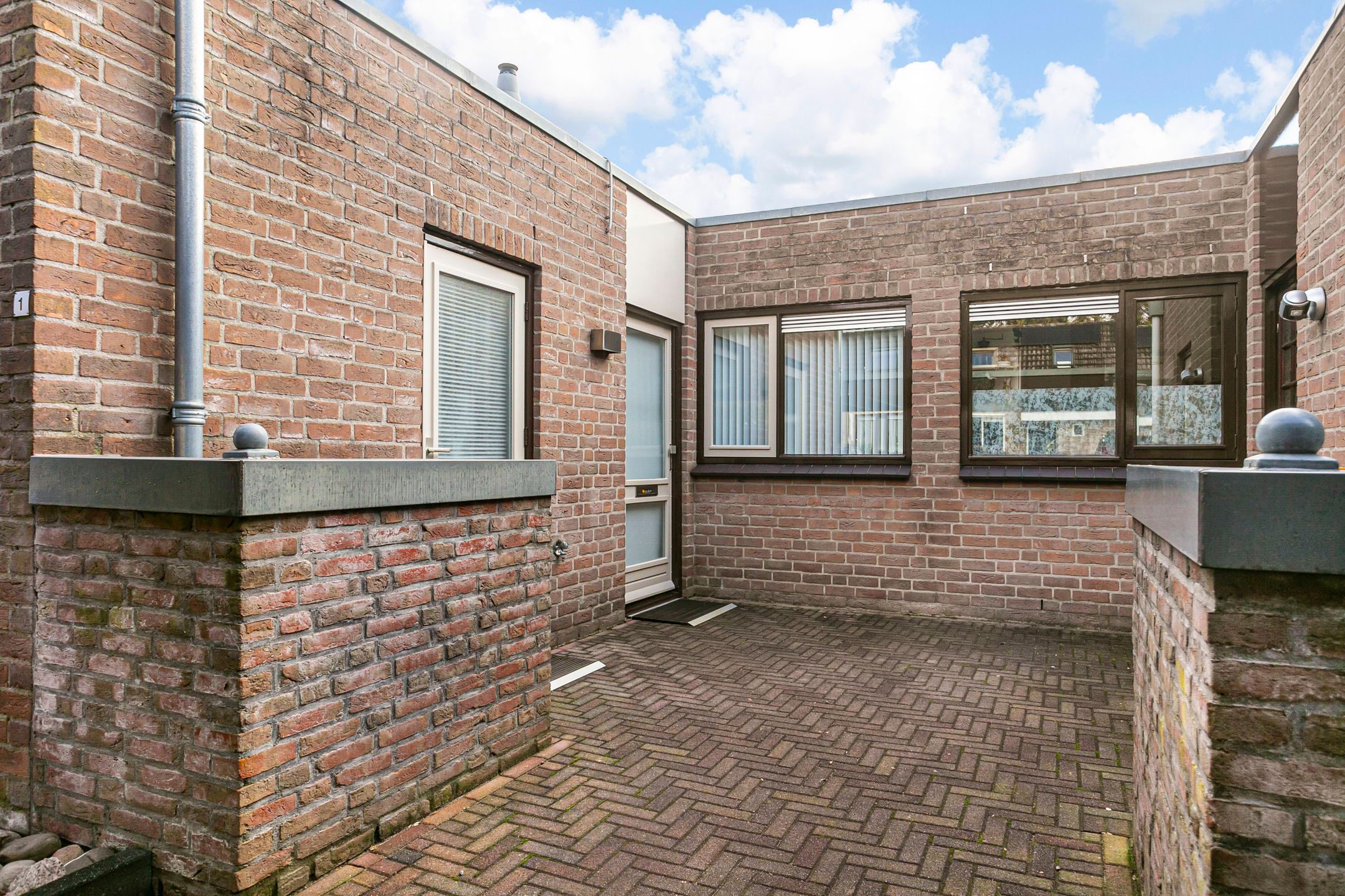 Photo 6 of Valkenier 1