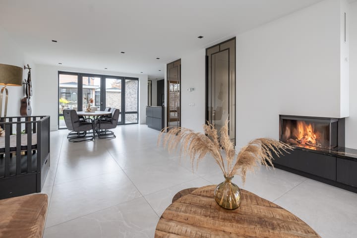 Foto 8 van Van Zuijlen van Nieveltlaan 3