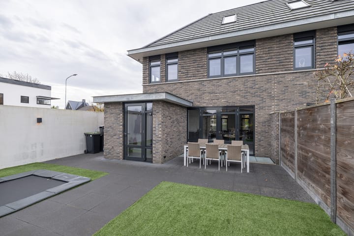 Foto 44 van Van Zuijlen van Nieveltlaan 3