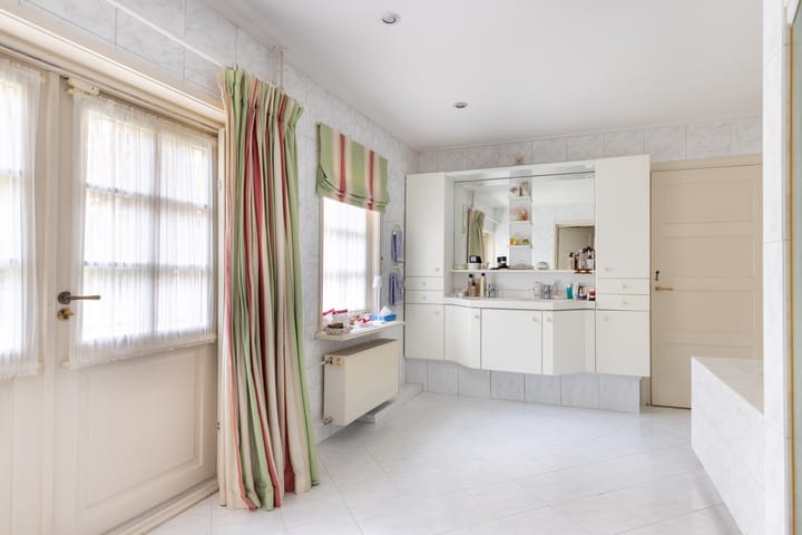 Photo 50 of Middenweg 1