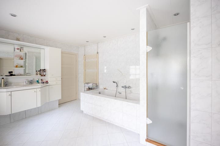 Photo 51 of Middenweg 1