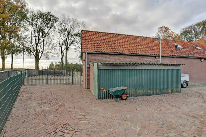 Foto 30 van Overloonseweg 30