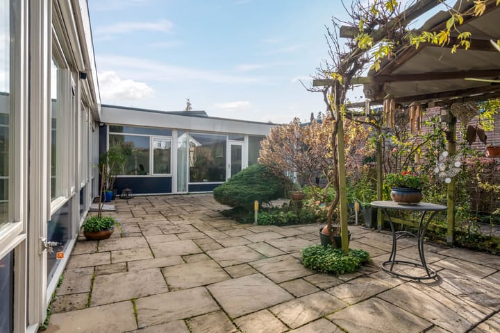 Photo 42 of Albert Schweitzerplantsoen 11