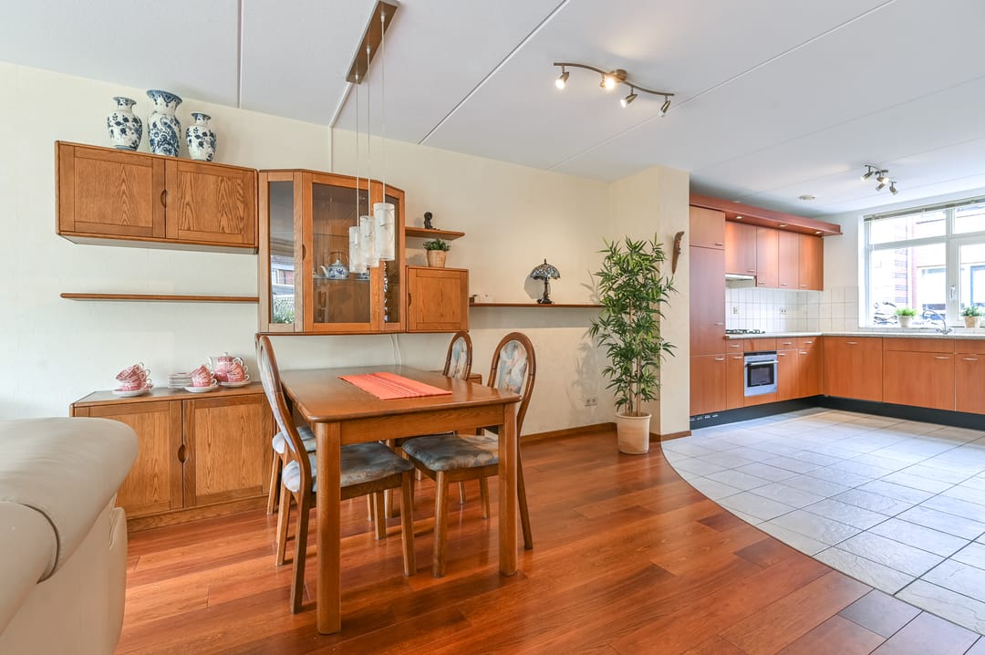 Photo 8 of Lijnbaanstraat 19