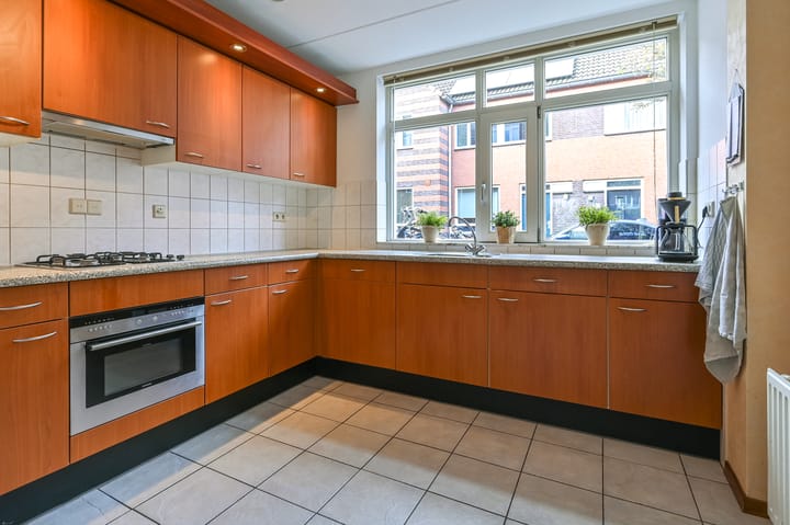 Foto 10 van Lijnbaanstraat 19