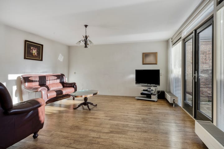 Photo 2 of Douwes Dekkerlaan 11