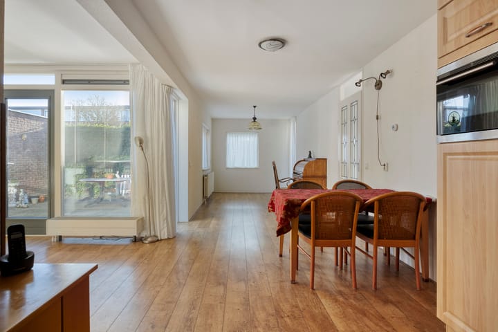 Photo 9 of Douwes Dekkerlaan 11