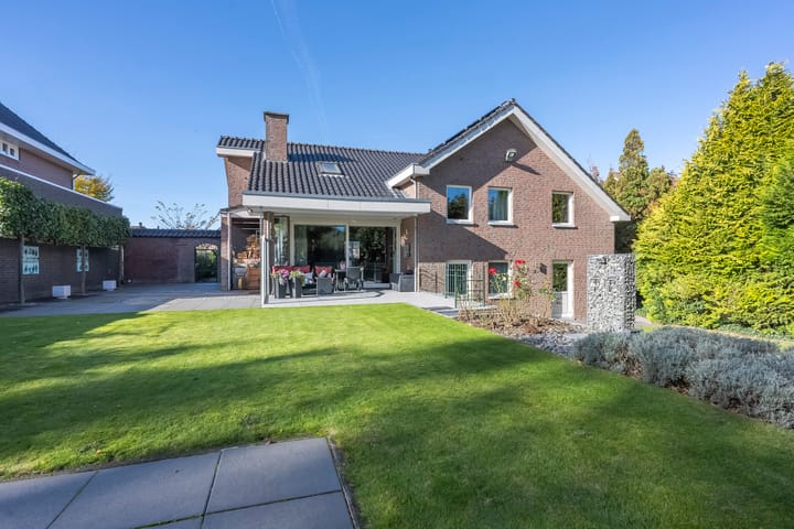 Foto 29 van Spoorstraat 1