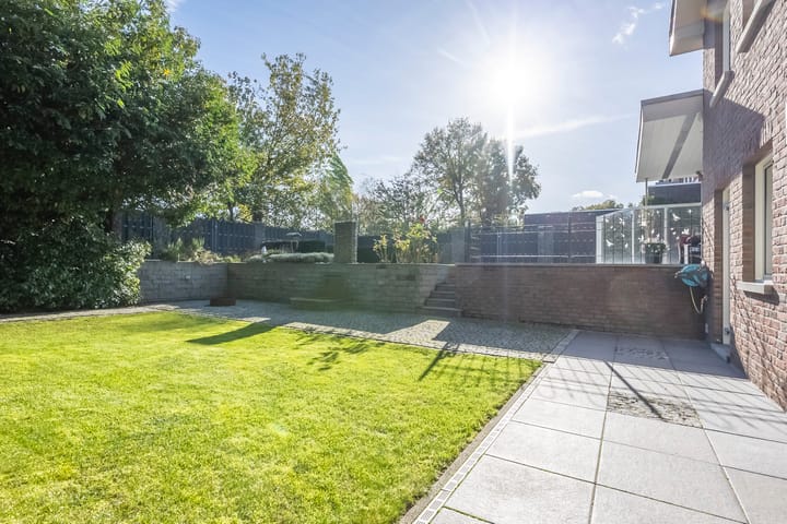 Foto 33 van Spoorstraat 1