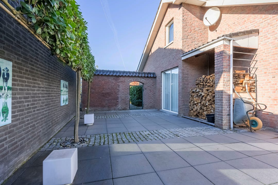 Foto 37 van Spoorstraat 1