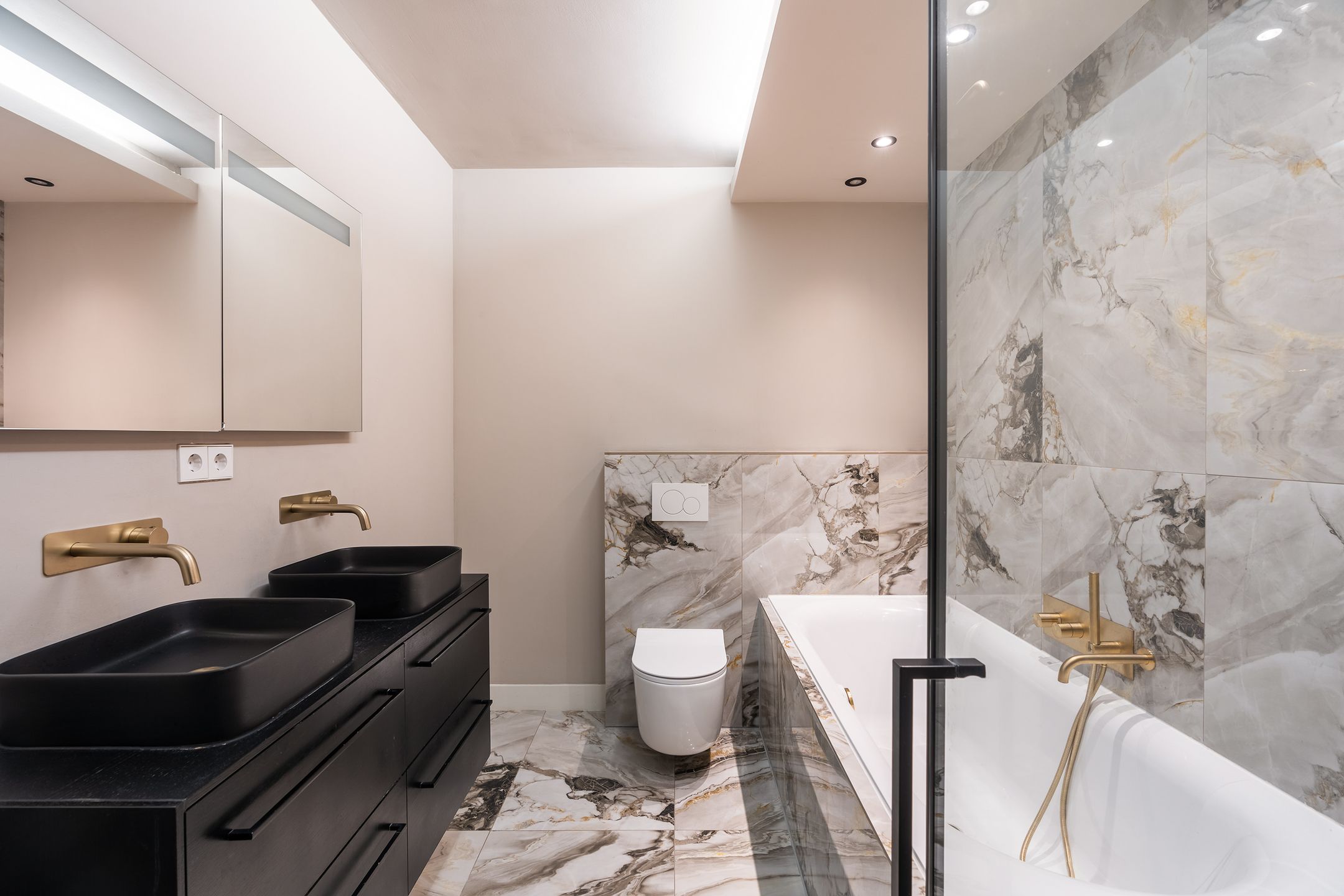 Foto 24 van Landverhuizersplein 27