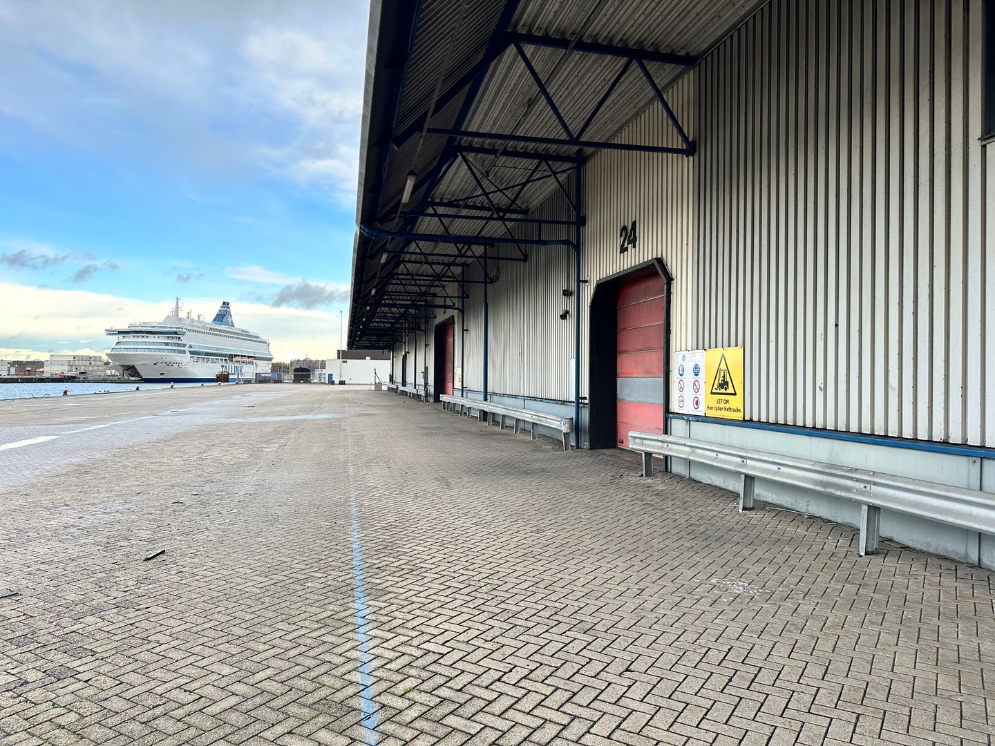 View photo 2 of Galileistraat