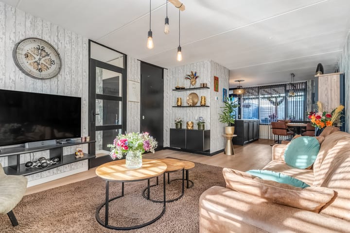 Photo 6 of Opaalstraat 43