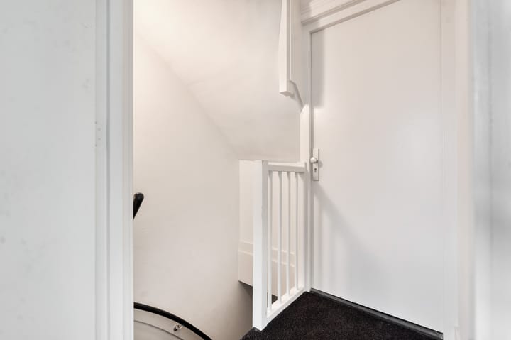 Photo 6 of Willem van Noortstraat 182-A