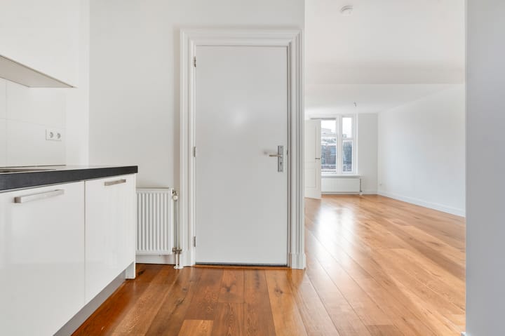 Photo 7 of Willem van Noortstraat 182-A