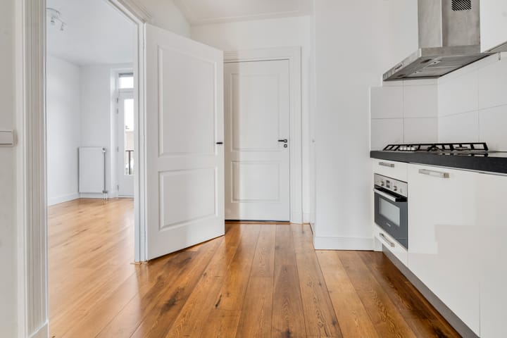 Photo 8 of Willem van Noortstraat 182-A