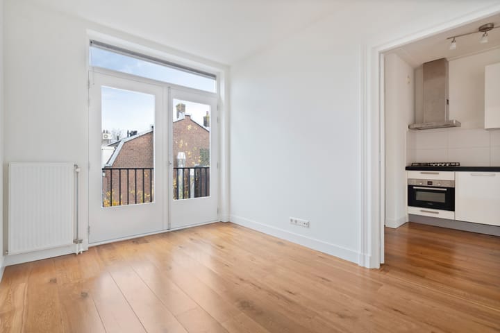 Photo 21 of Willem van Noortstraat 182-A