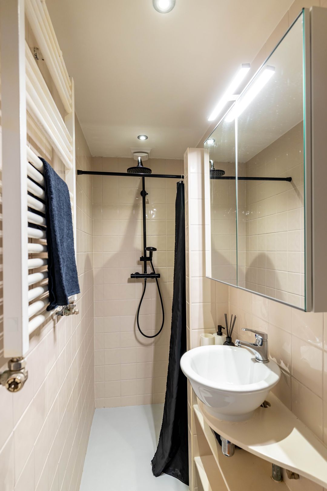 Photo 23 of Van der Waalsstraat 3