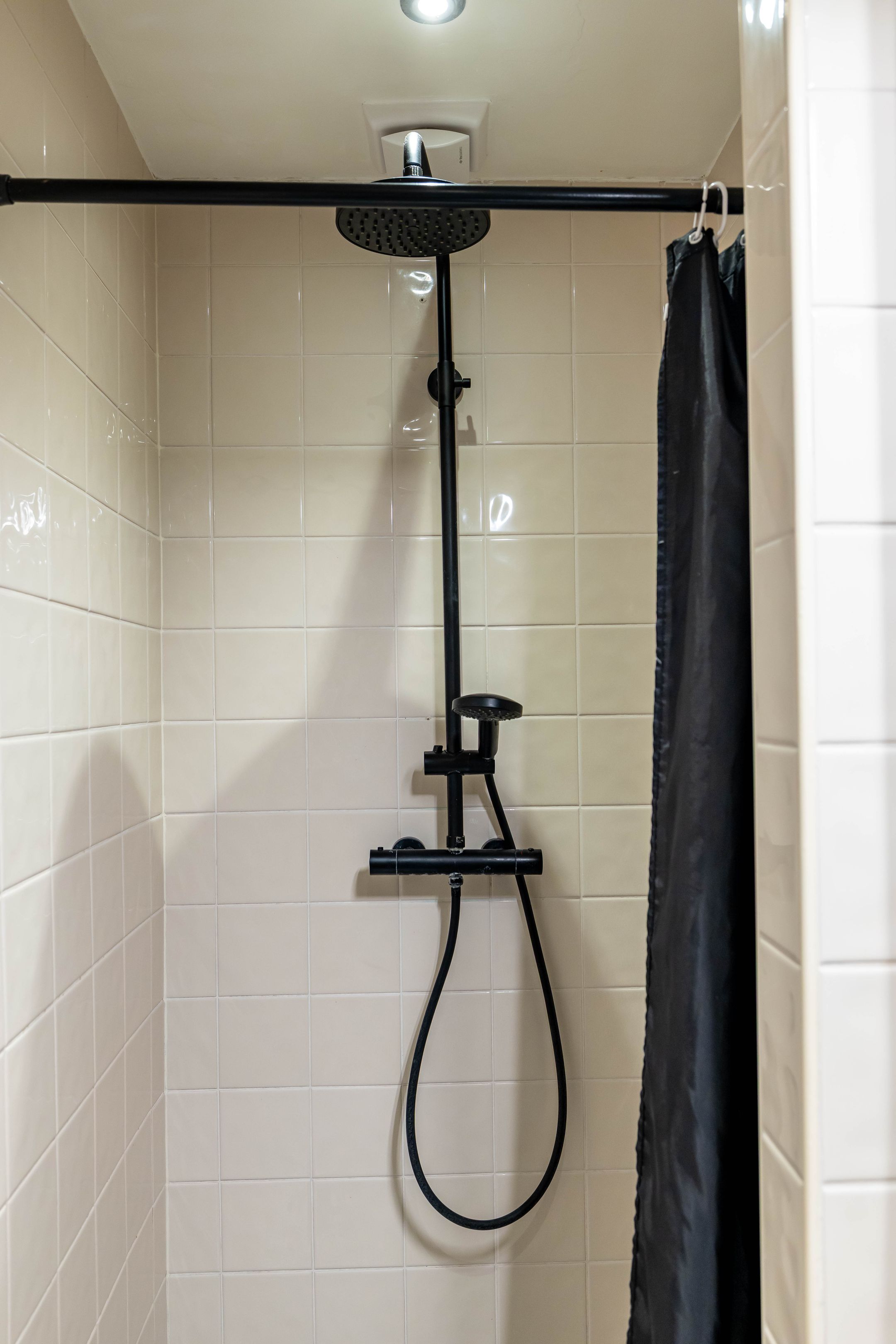 Photo 24 of Van der Waalsstraat 3