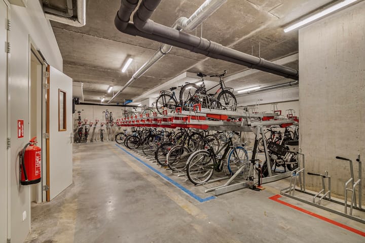 Photo 25 of Oostenburgermiddenstraat 487