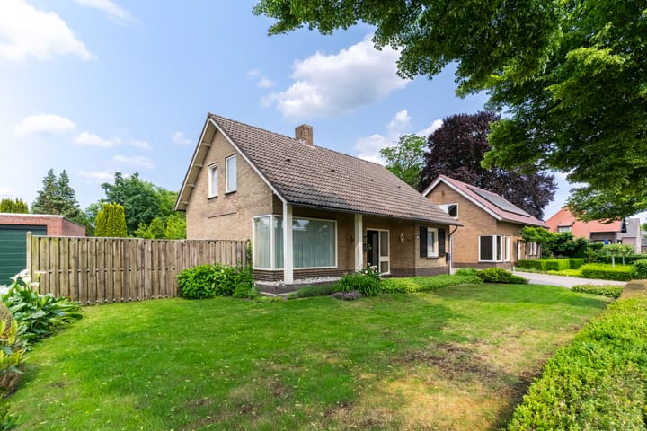 Photo 4 of Weebosch 87