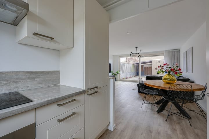 Foto 12 van Distelweg 39