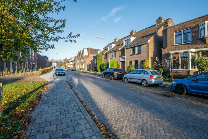 Foto 36 van Spoorstraat 40