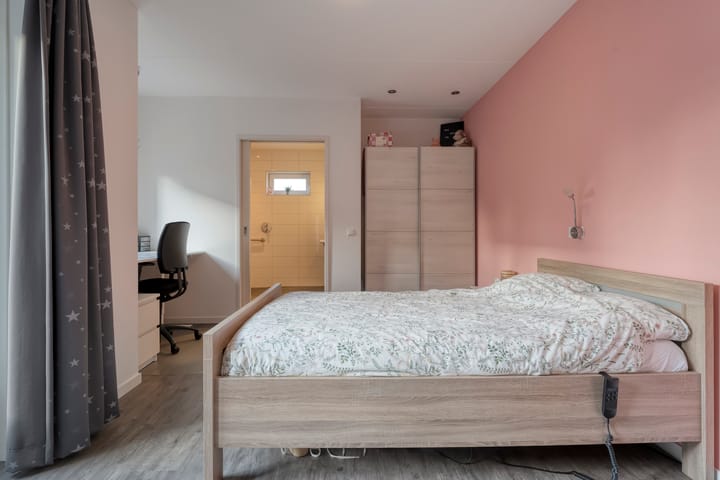 Foto 16 van Dennenlaan 9