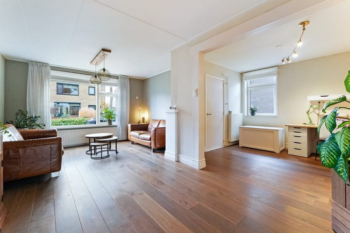 Photo 6 of Ooststraat 10