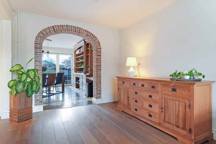 Photo 10 of Ooststraat 10