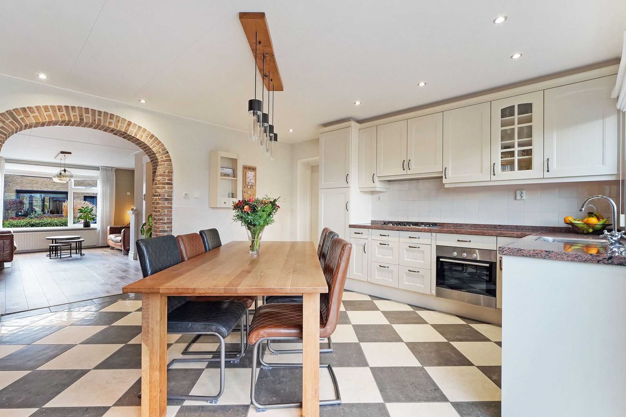 Foto 12 van Ooststraat 10