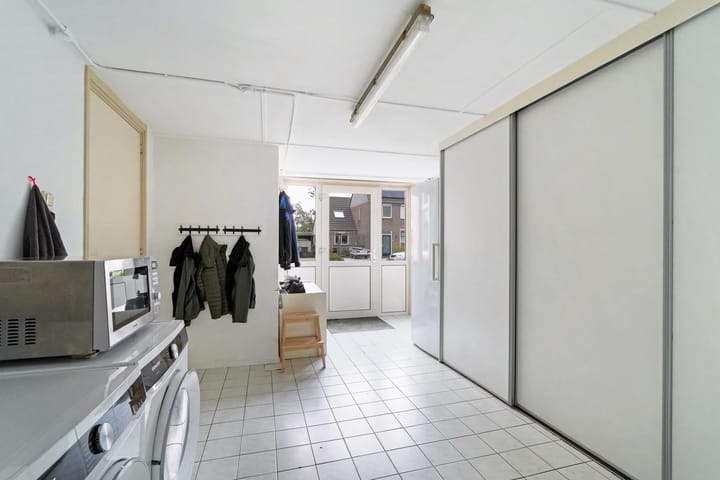 Photo 13 of Ooststraat 10