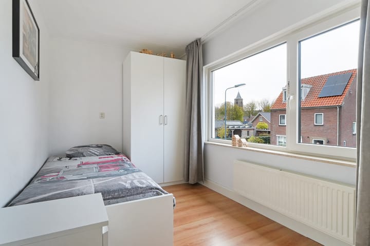 Photo 22 of Ooststraat 10