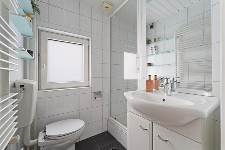 Photo 24 of Ooststraat 10