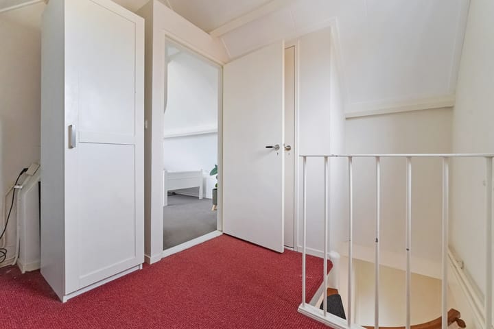 Photo 27 of Ooststraat 10