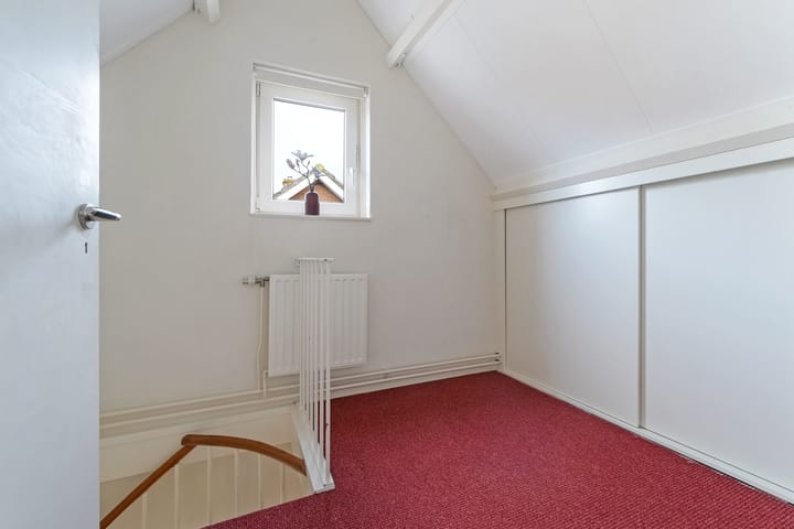 Photo 28 of Ooststraat 10