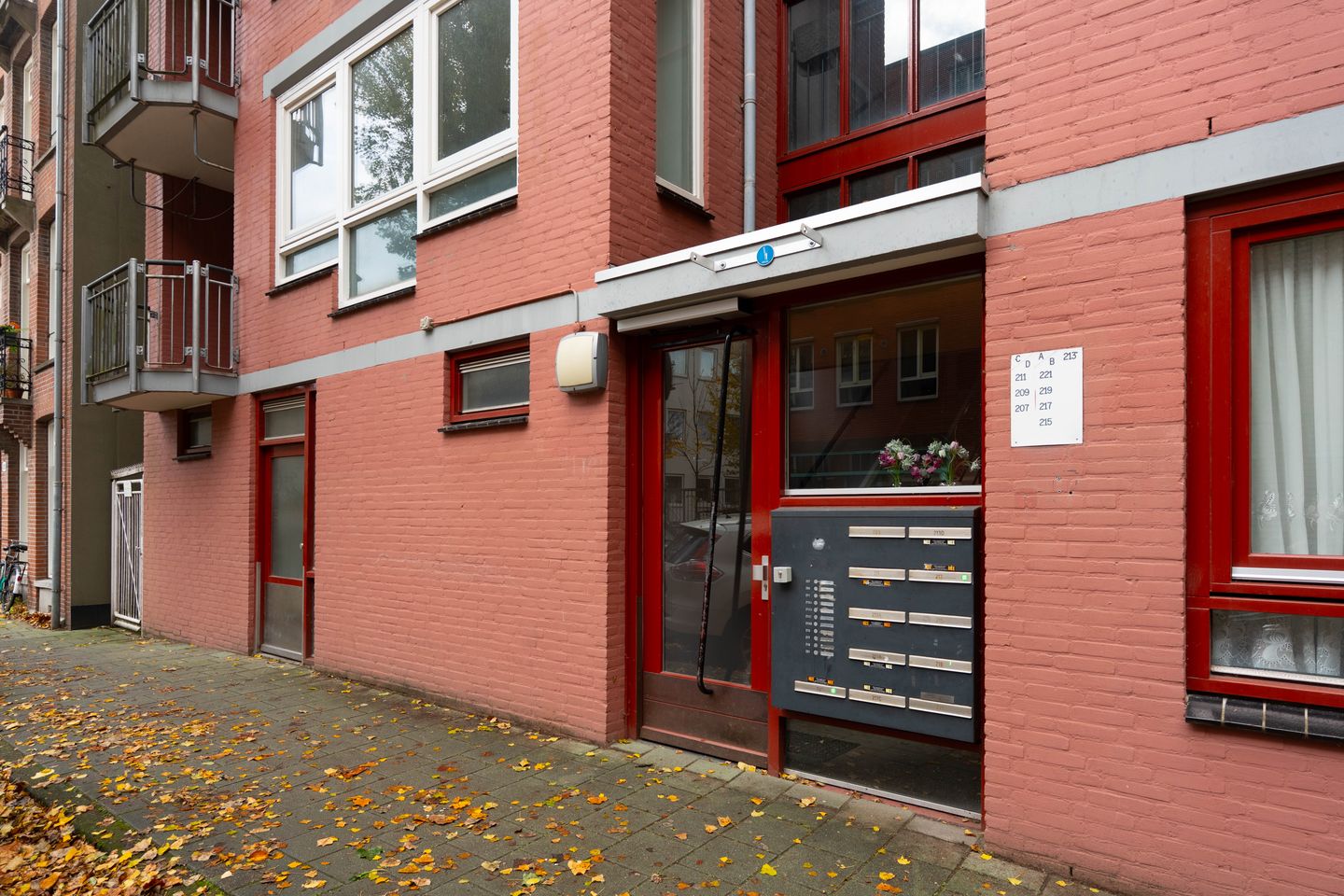 Foto 20 van Vrolikstraat 207