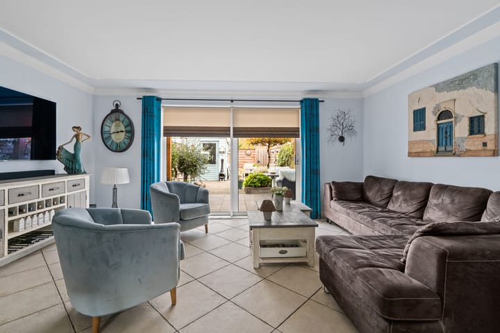 Photo 10 of Pronkmos 11