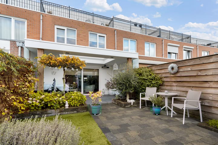 Photo 15 of Pronkmos 11