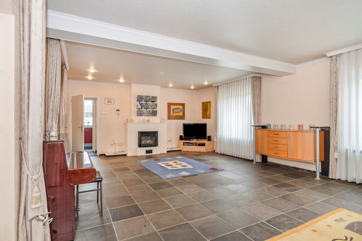 Foto 15 van Debijestraat 48