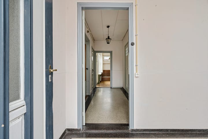 Photo 4 of Warmoesstraat 22