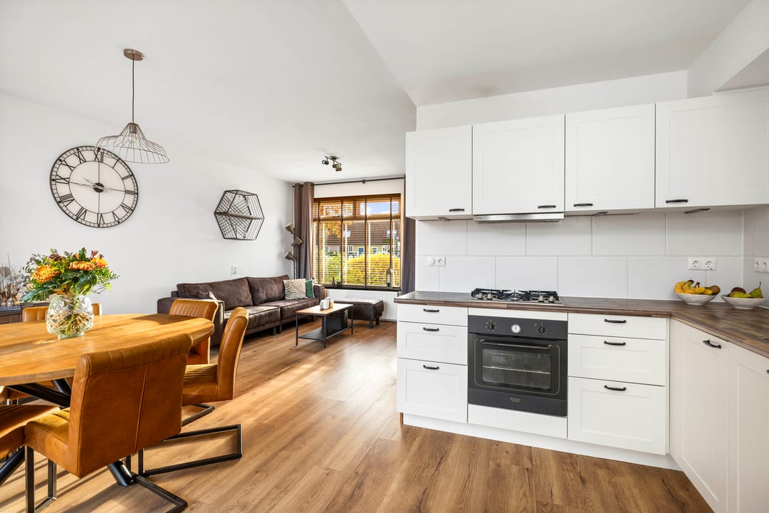 Foto 13 van Meindert Hobbemastraat 6