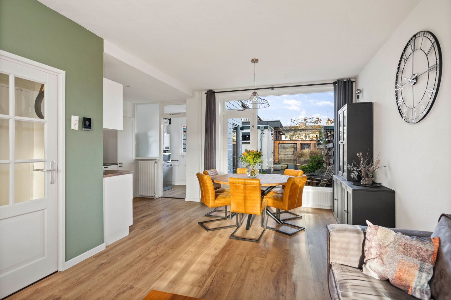 Foto 10 van Meindert Hobbemastraat 6