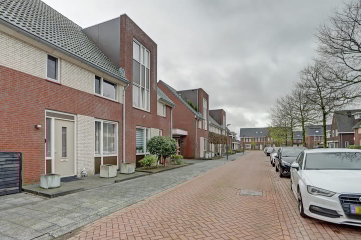 Photo 2 of Klaproos 29